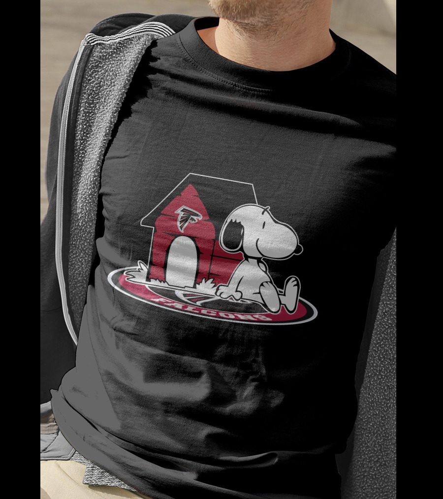 Atlanta Falcons Snoopy Doghouse Fan Forever T-Shirt