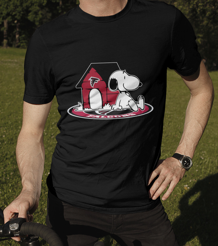 Atlanta Falcons Snoopy Doghouse Fan Forever T-Shirt