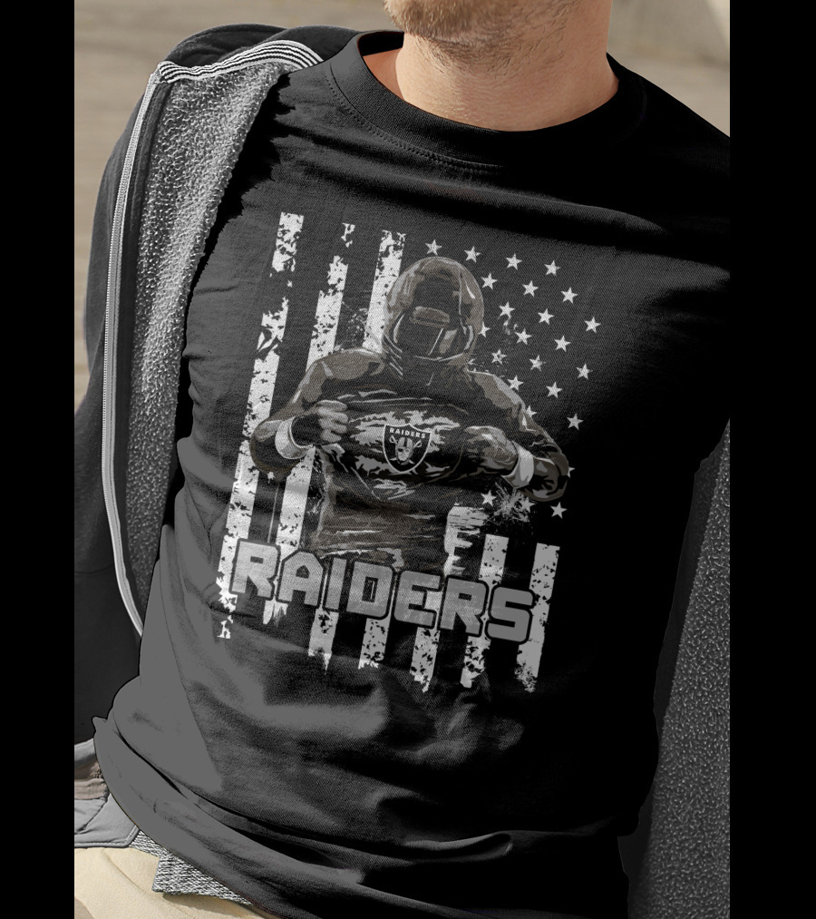 Las Vegas Raiders Player With American Flag Background T-Shirt