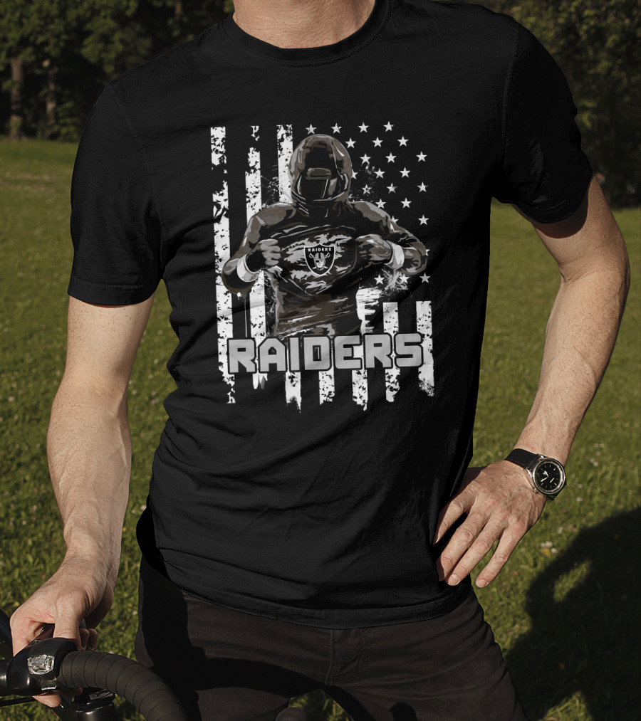 Las Vegas Raiders Player With American Flag Background T-Shirt