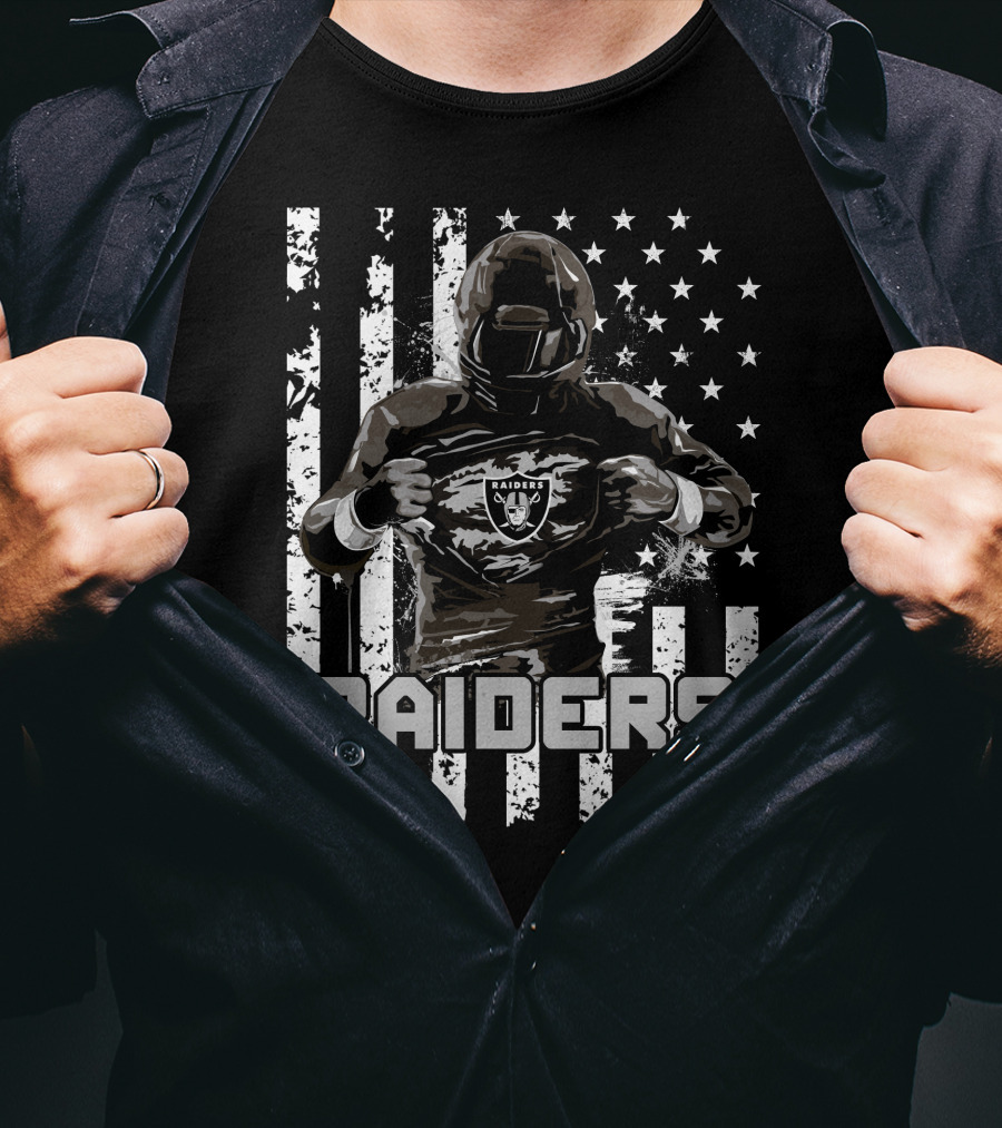 Las Vegas Raiders Player With American Flag Background T-Shirt
