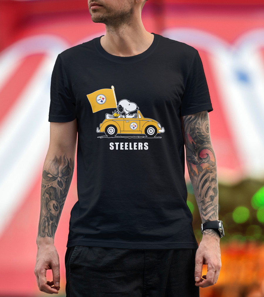 Pittsburgh Steelers Snoopy Driving Yellow Car With Flag T-Shirt