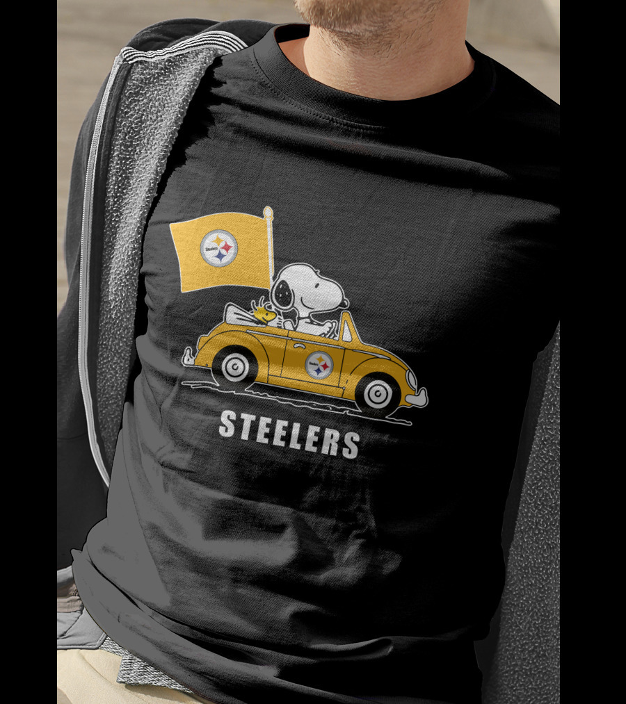 Pittsburgh Steelers Snoopy Driving Yellow Car With Flag T-Shirt