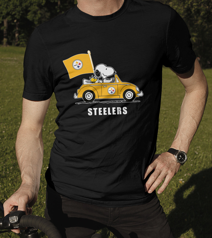 Pittsburgh Steelers Snoopy Driving Yellow Car With Flag T-Shirt