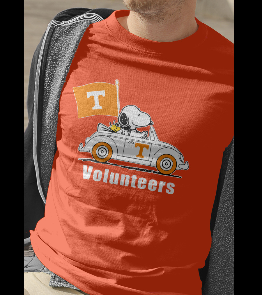 Tennessee Volunteers Snoopy Driving With T Flag T-Shirt