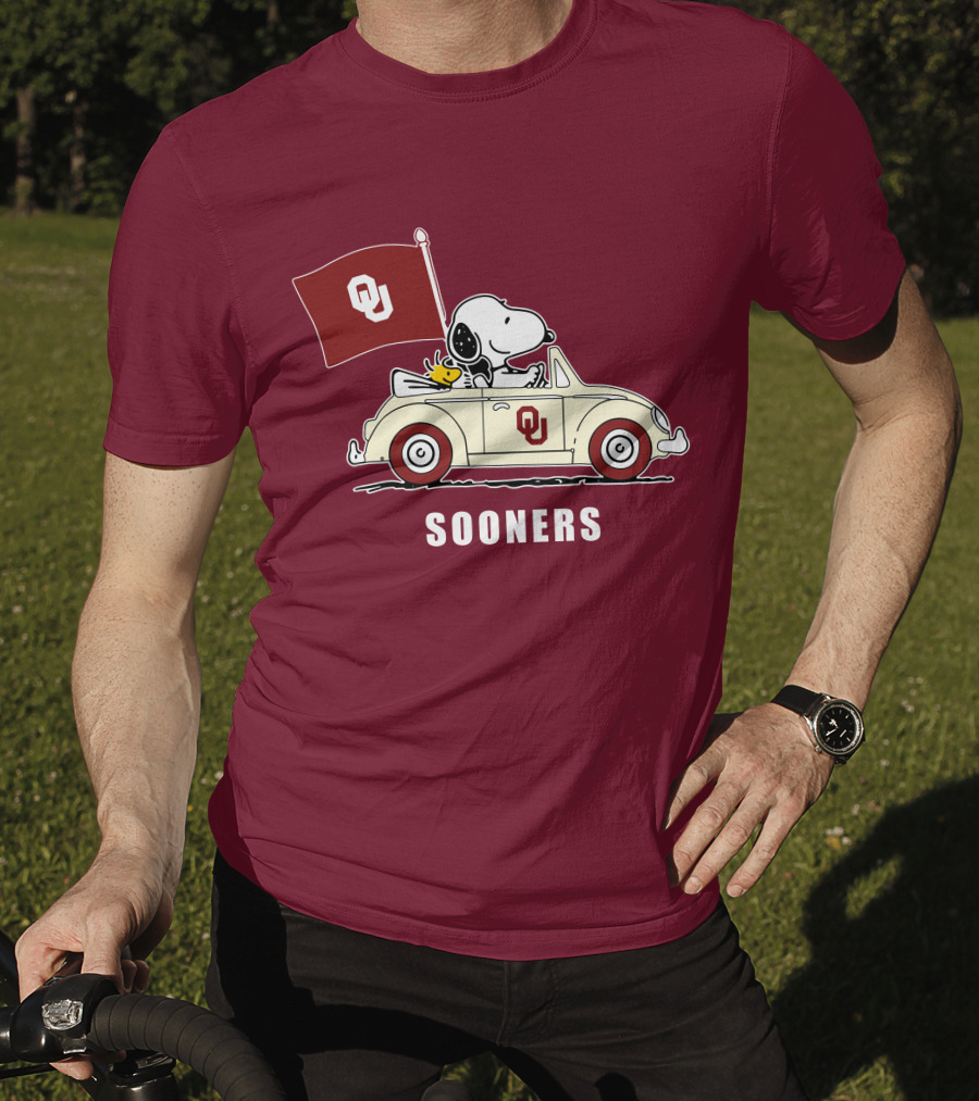 Snoopy Driving Oklahoma Sooners OU Flag Retro Car T-Shirt
