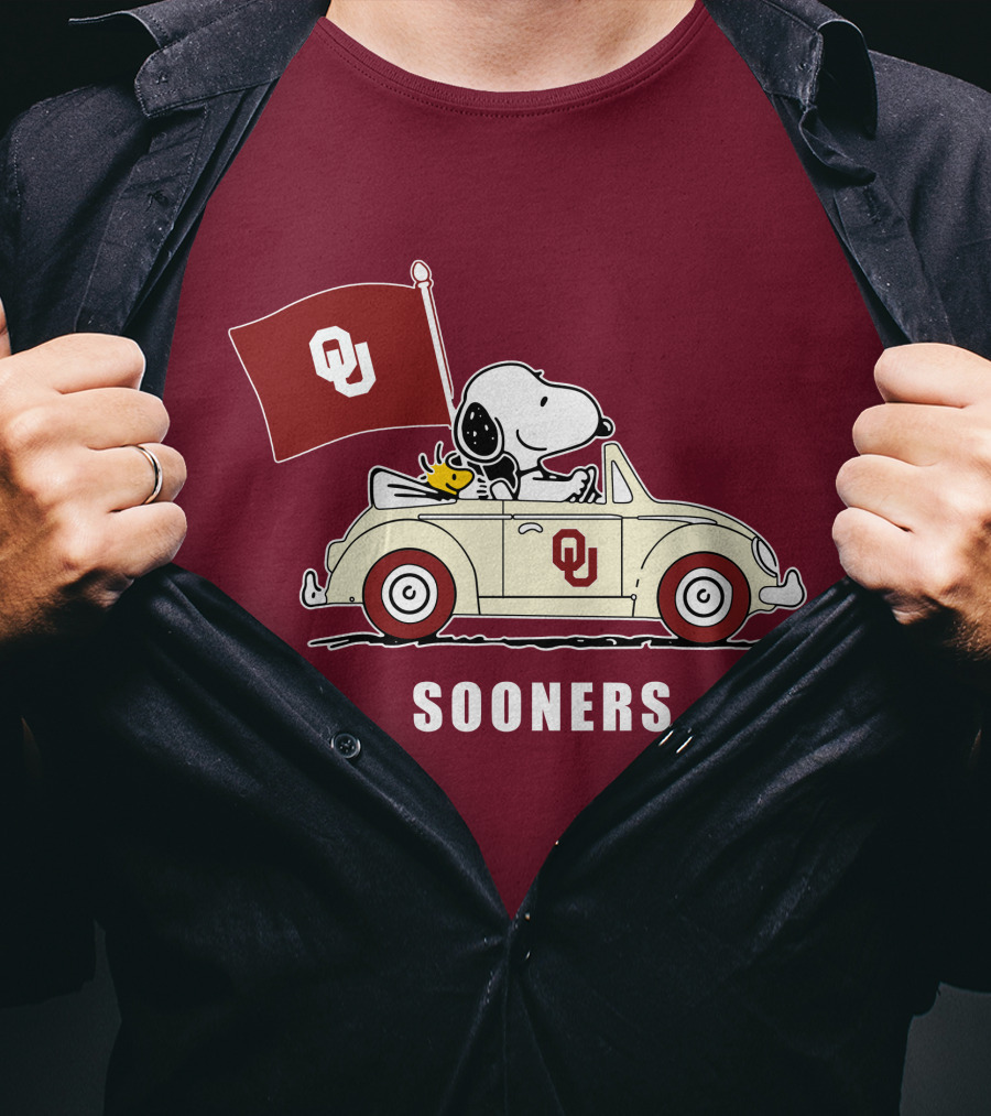 Snoopy Driving Oklahoma Sooners OU Flag Retro Car T-Shirt