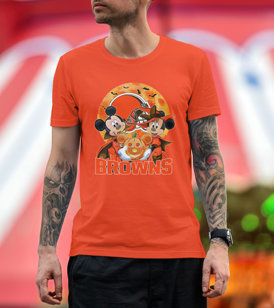 Cleveland Browns Mickey and Minnie Mouse Halloween Bats Pumpkin Helmet T-Shirt