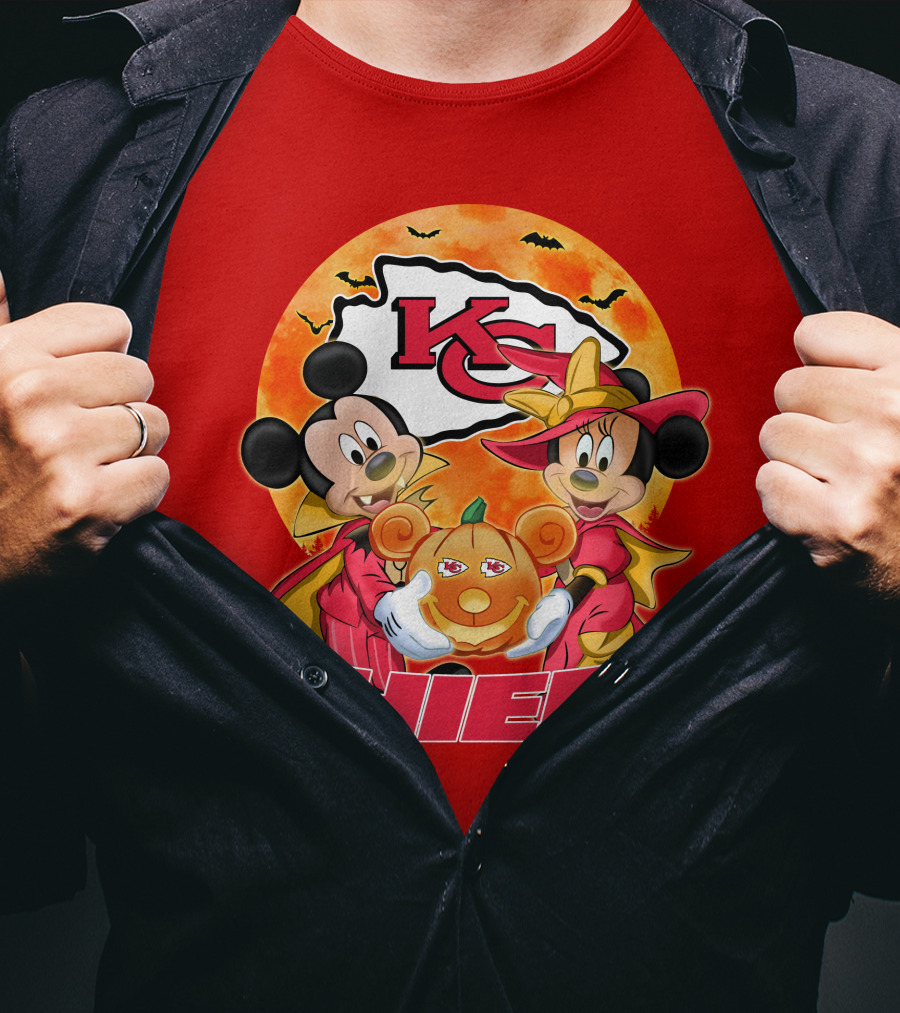 Kansas City Chiefs Mickey Mouse Minnie Mouse Halloween Chiefs Logo Pumpkin T-Shirt
