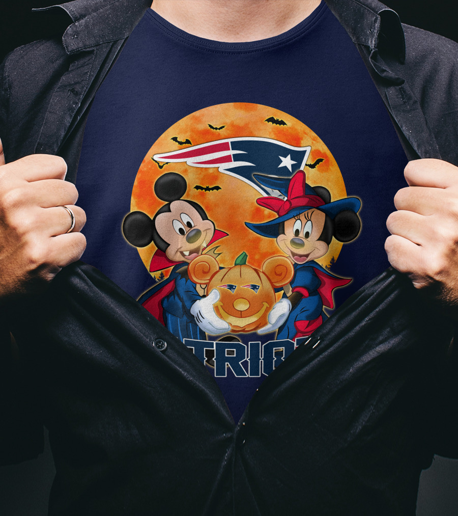 Patriots Halloween Mickey Mouse And Minnie Mouse With Pumpkin And New England Football T-Shirt