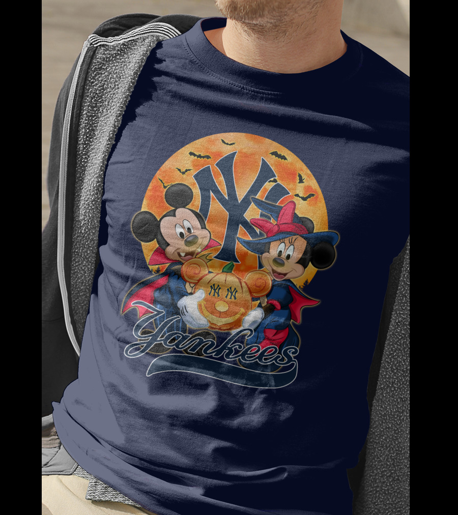 New York Yankees Mickey Mouse Minnie Mouse Halloween Pumpkin Moon Bats T-Shirt