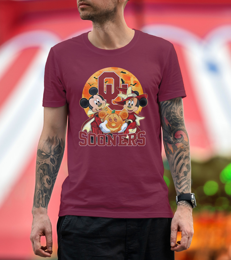 Oklahoma Sooners Mickey Mouse And Minnie Mouse Halloween Pumpkin Moon Bats T-Shirt