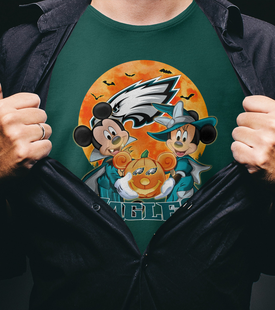 Philadelphia Eagles Mickey And Minnie Halloween Pumpkin T-Shirt
