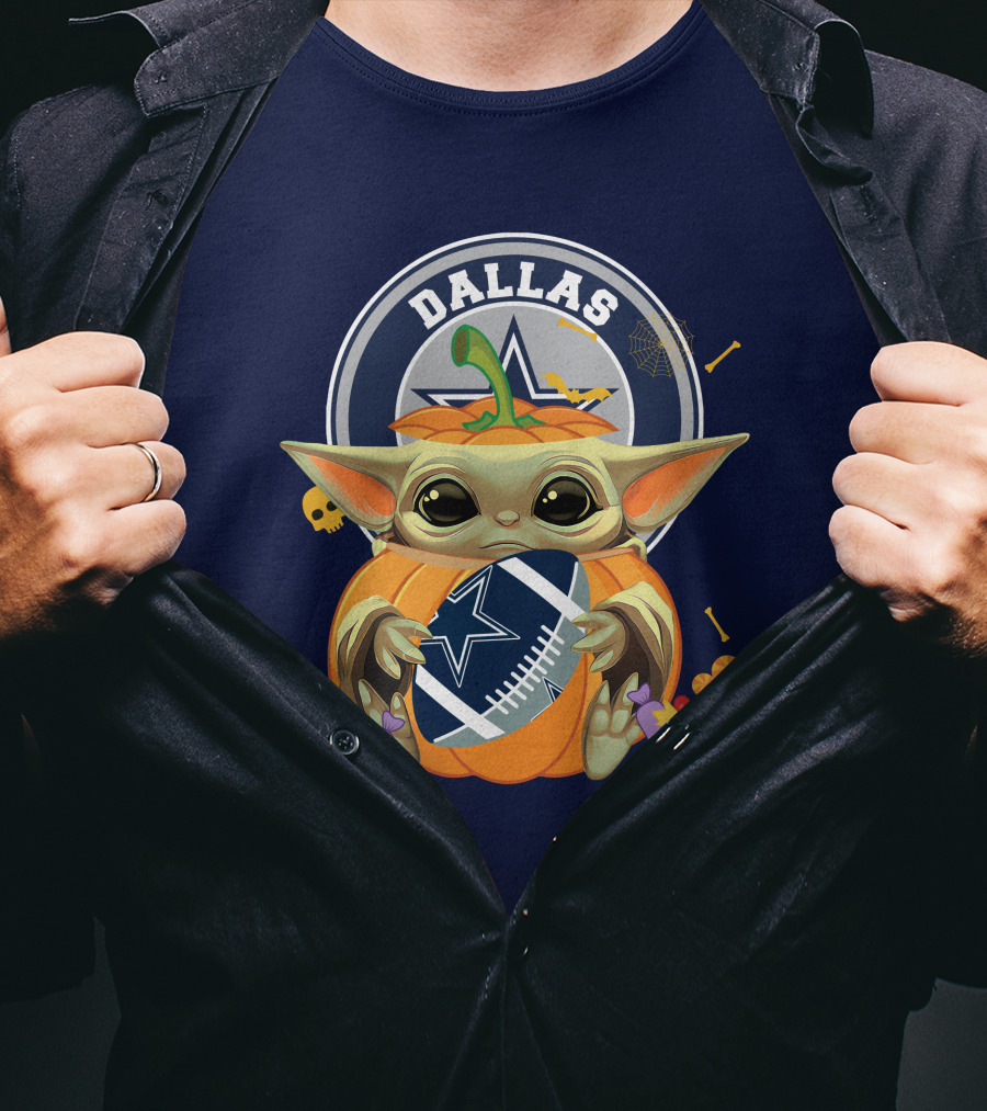 Halloween Pumpkin Baby Yoda Hug Dallas Cowboys Football T-Shirt