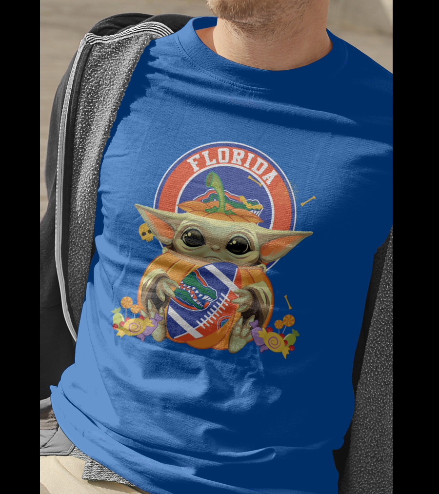 Florida Gators Halloween Pumpkin Baby Yoda Hug Football T-Shirt