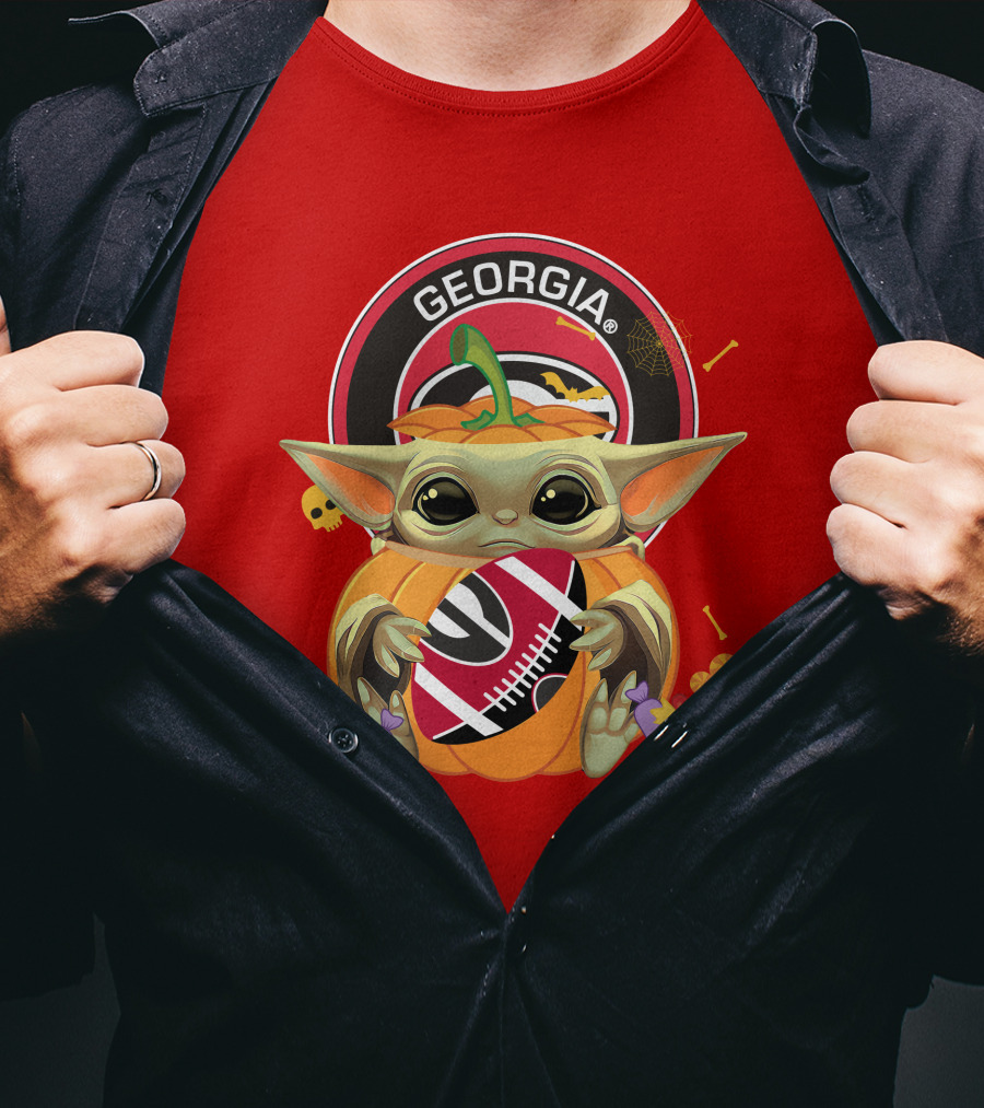 Halloween Pumpkin Baby Yoda Georgia Bulldogs Hug T-Shirt