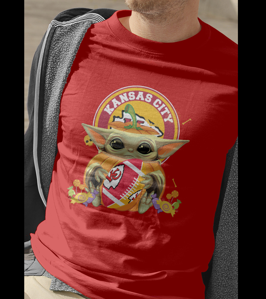 Halloween Pumpkin Baby Yoda Kansas City Chiefs Football Hug T-Shirt