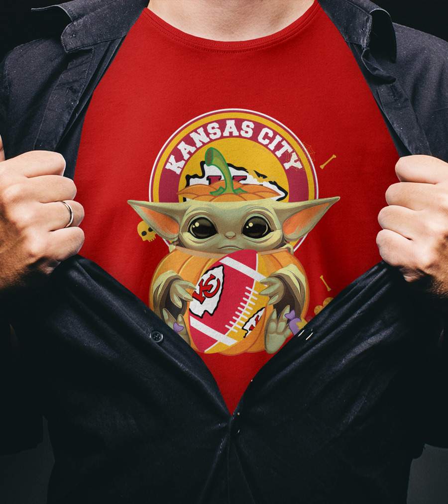 Halloween Pumpkin Baby Yoda Kansas City Chiefs Football Hug T-Shirt