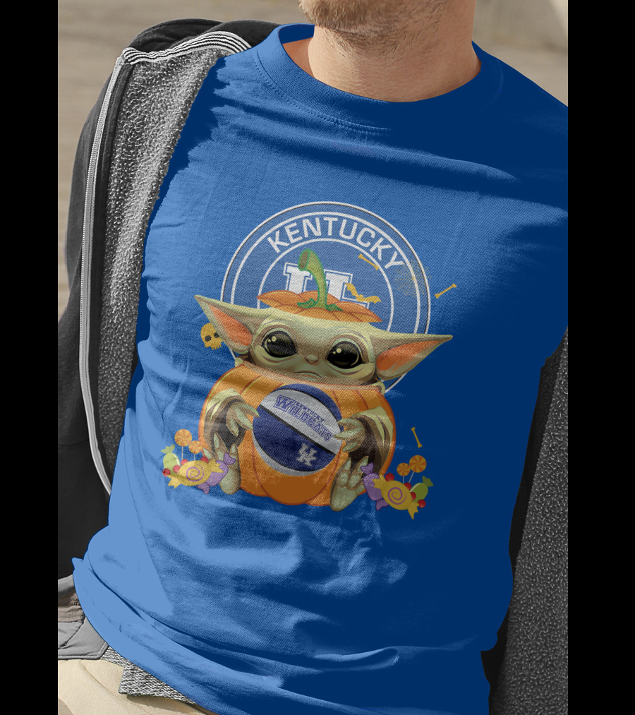 Halloween Pumpkin Baby Yoda Hug Kentucky Wildcats Basketball T-Shirt