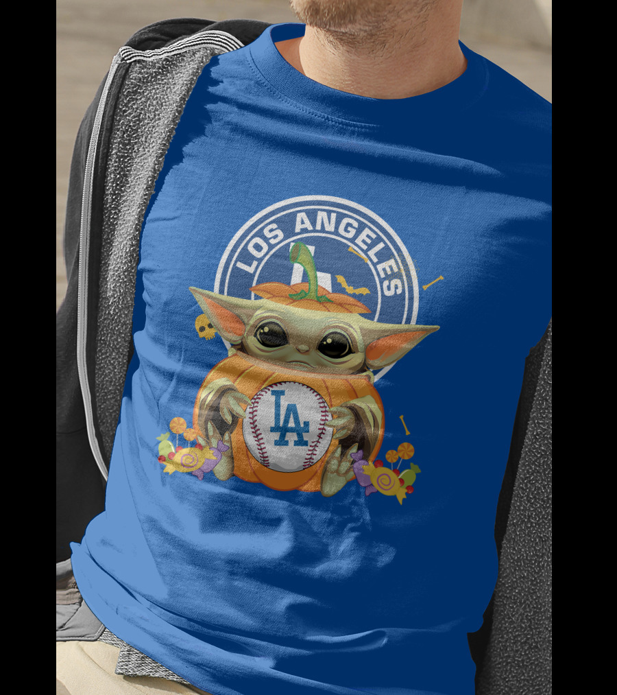 Los Angeles Dodgers Halloween Baby Yoda Hugging Pumpkin T-Shirt