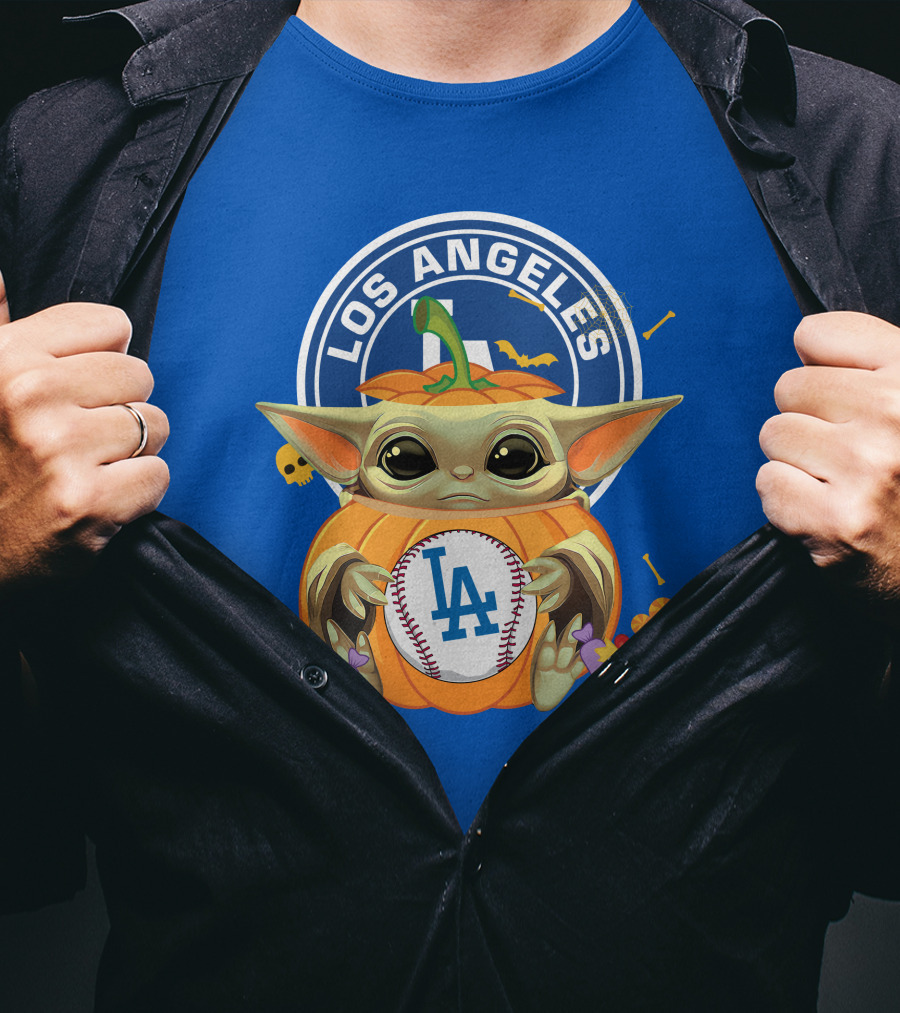Los Angeles Dodgers Halloween Baby Yoda Hugging Pumpkin T-Shirt