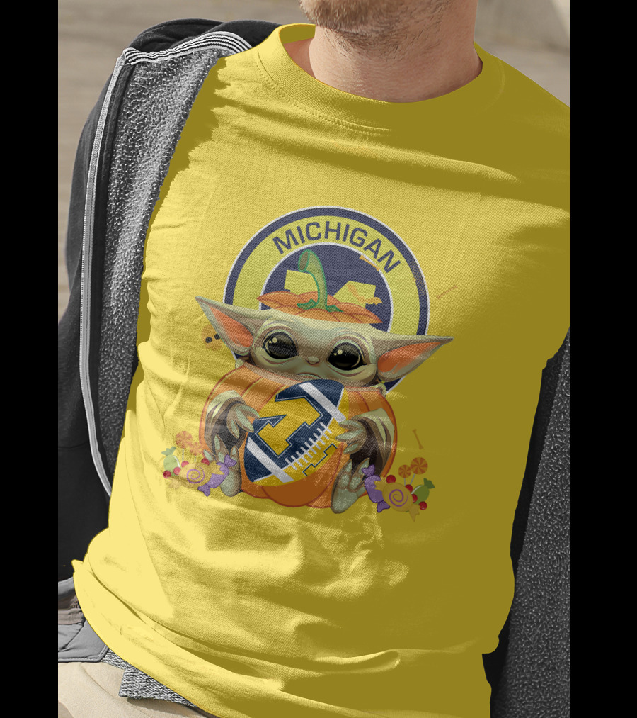 Halloween Pumpkin Baby Yoda Hug Michigan Wolverines Football T-Shirt