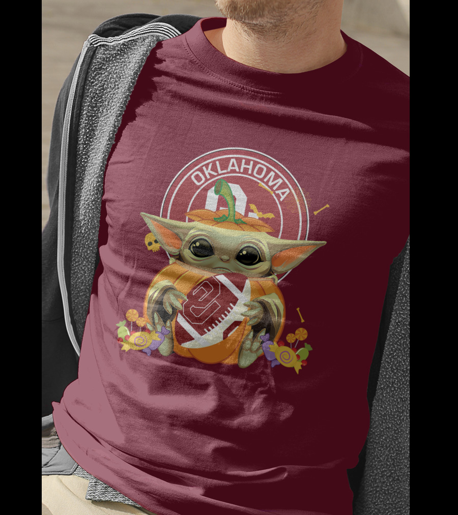 Halloween Pumpkin Baby Yoda Hug Oklahoma Sooners Football T-Shirt