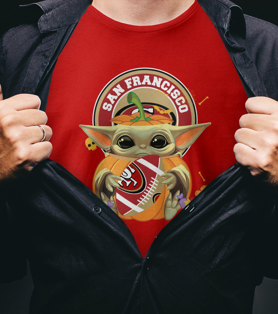 Halloween Pumpkin Baby Yoda Hug San Francisco 49ers Football T-Shirt