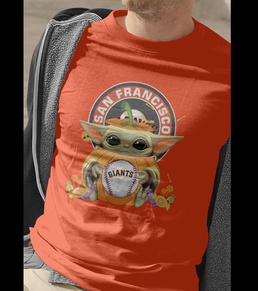 San Francisco Giants Halloween Baby Yoda Pumpkin Hug Baseball T-Shirt