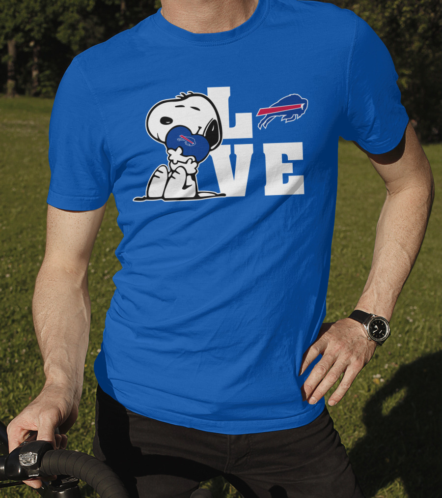 Snoopy Holding Heart Buffalo Bills Love T-Shirt
