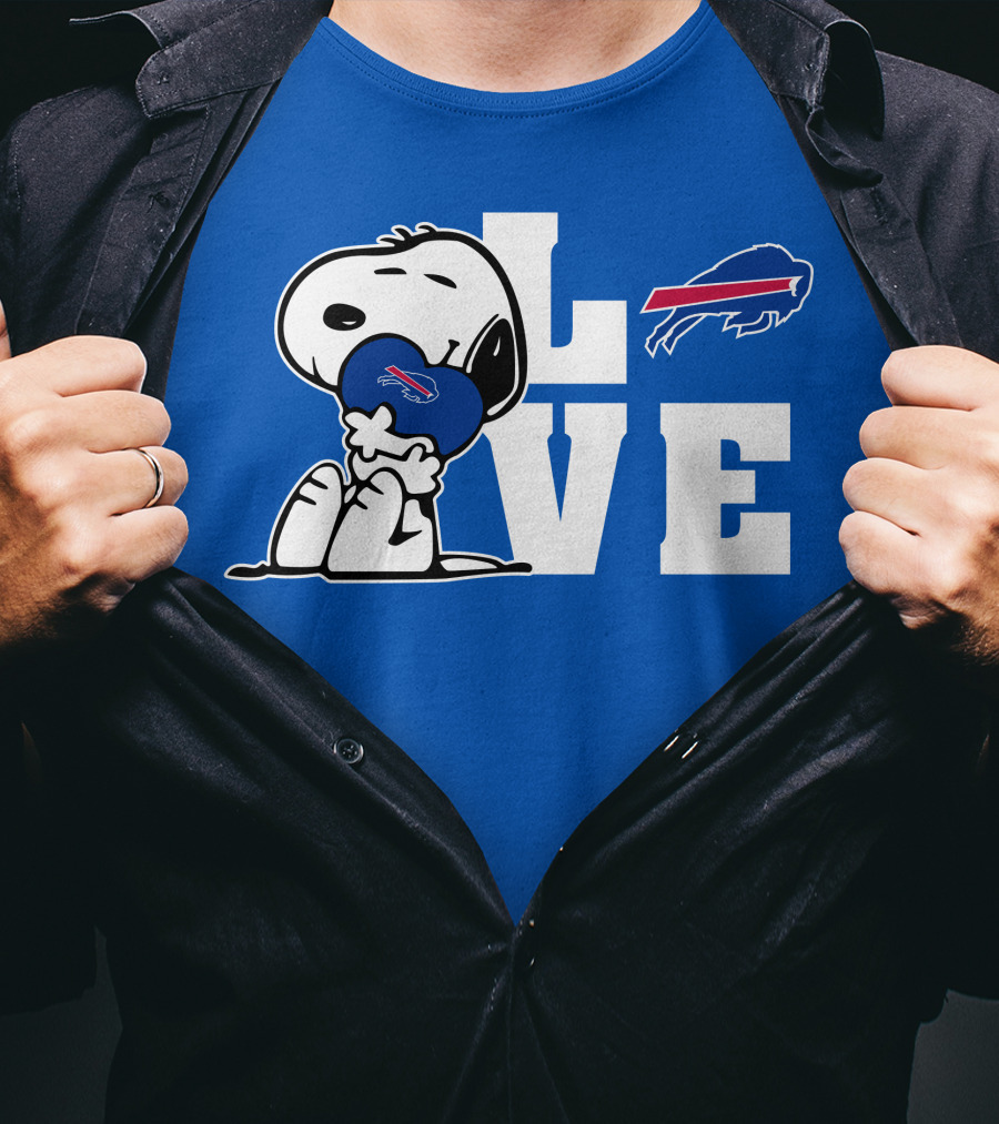 Snoopy Holding Heart Buffalo Bills Love T-Shirt