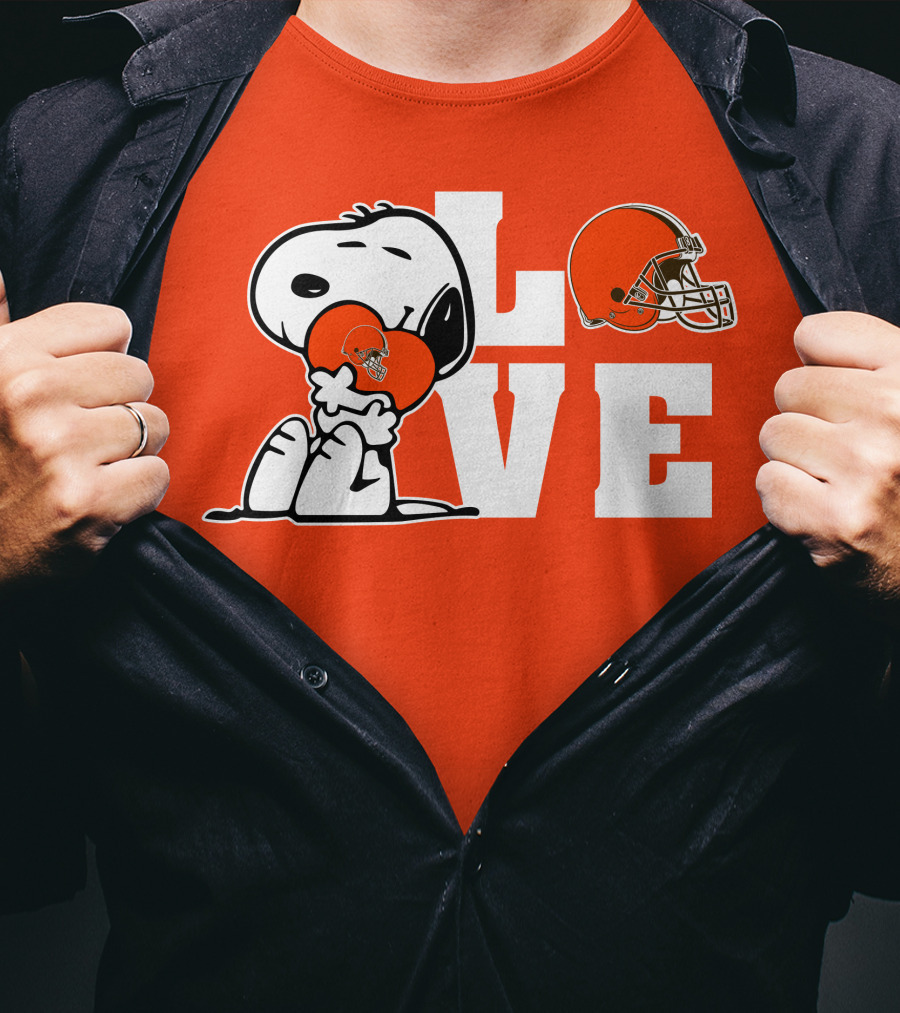 Snoopy Love Cleveland Browns Football Helmet T-Shirt