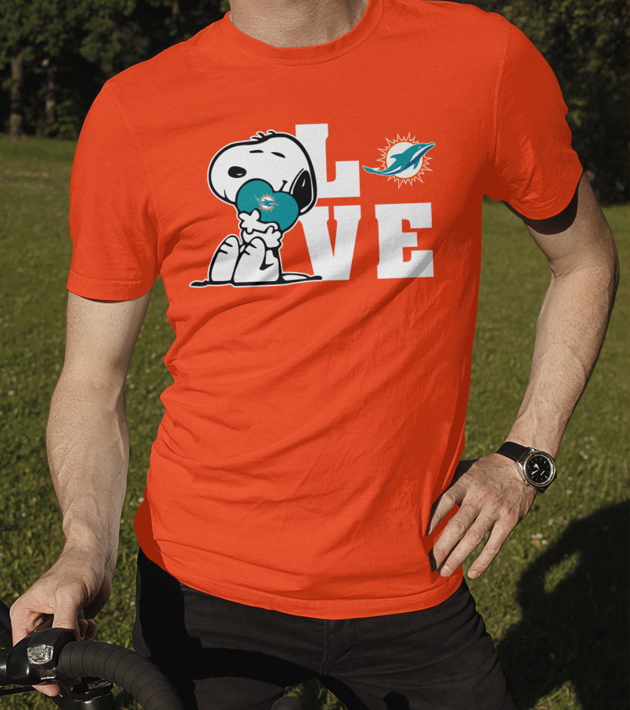 Snoopy Love Miami Dolphins Nfl Football Peanuts Fan T-Shirt