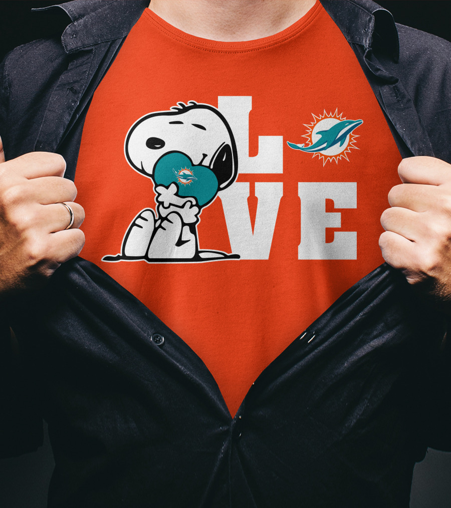 Snoopy Love Miami Dolphins Nfl Football Peanuts Fan T-Shirt