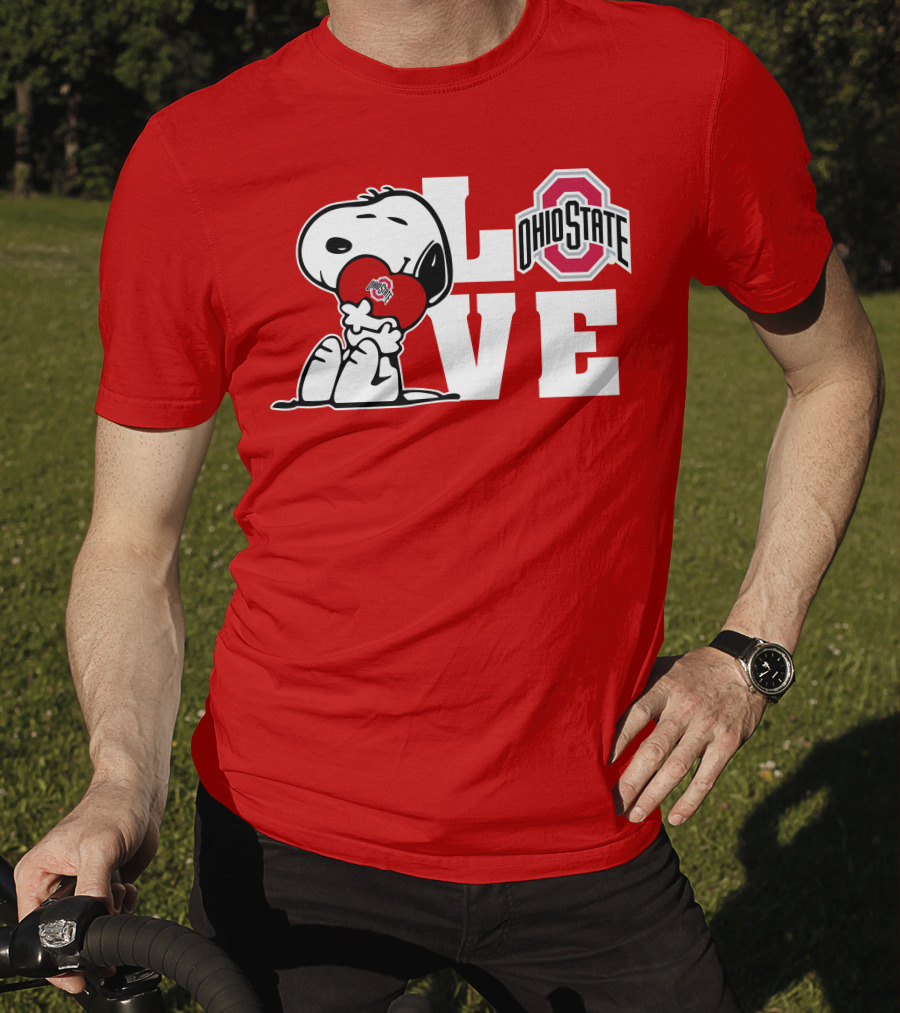 Snoopy Ohio State Buckeyes Love Peanuts Character Holding Heart With Buckeyes T-Shirt