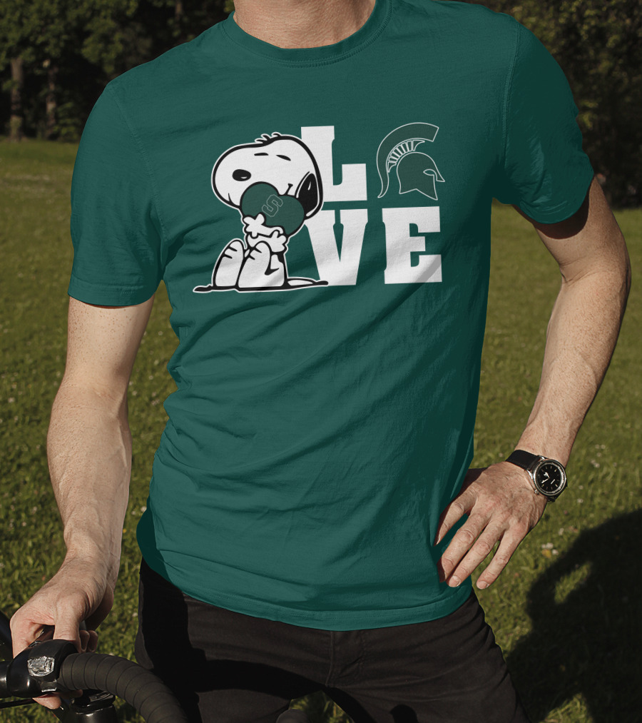 Snoopy Hugging Heart With Michigan State Spartans Helmet LOVE T-Shirt