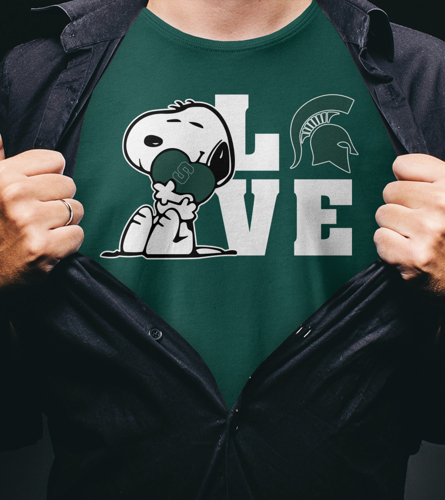 Snoopy Hugging Heart With Michigan State Spartans Helmet LOVE T-Shirt