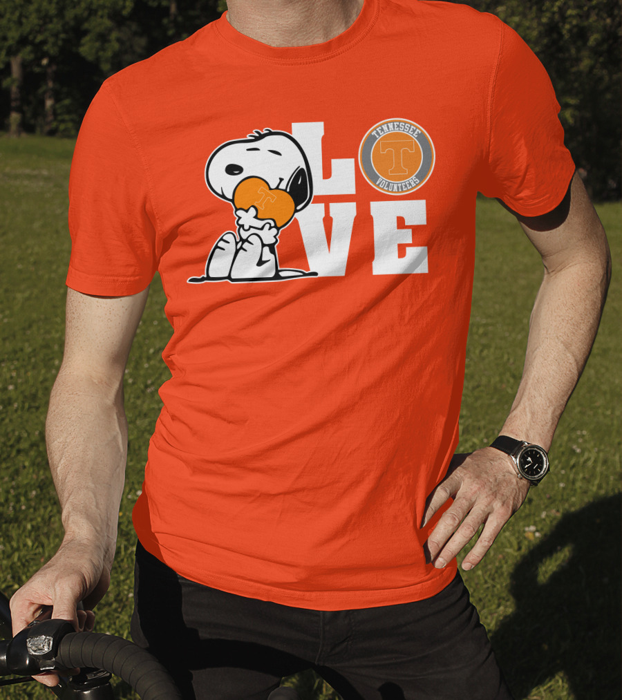 Snoopy Love Tennessee Volunteers Logo Peanuts Football Fan T-Shirt