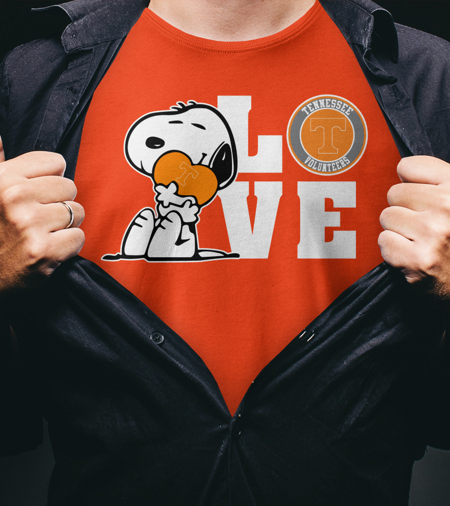 Snoopy Love Tennessee Volunteers Logo Peanuts Football Fan T-Shirt