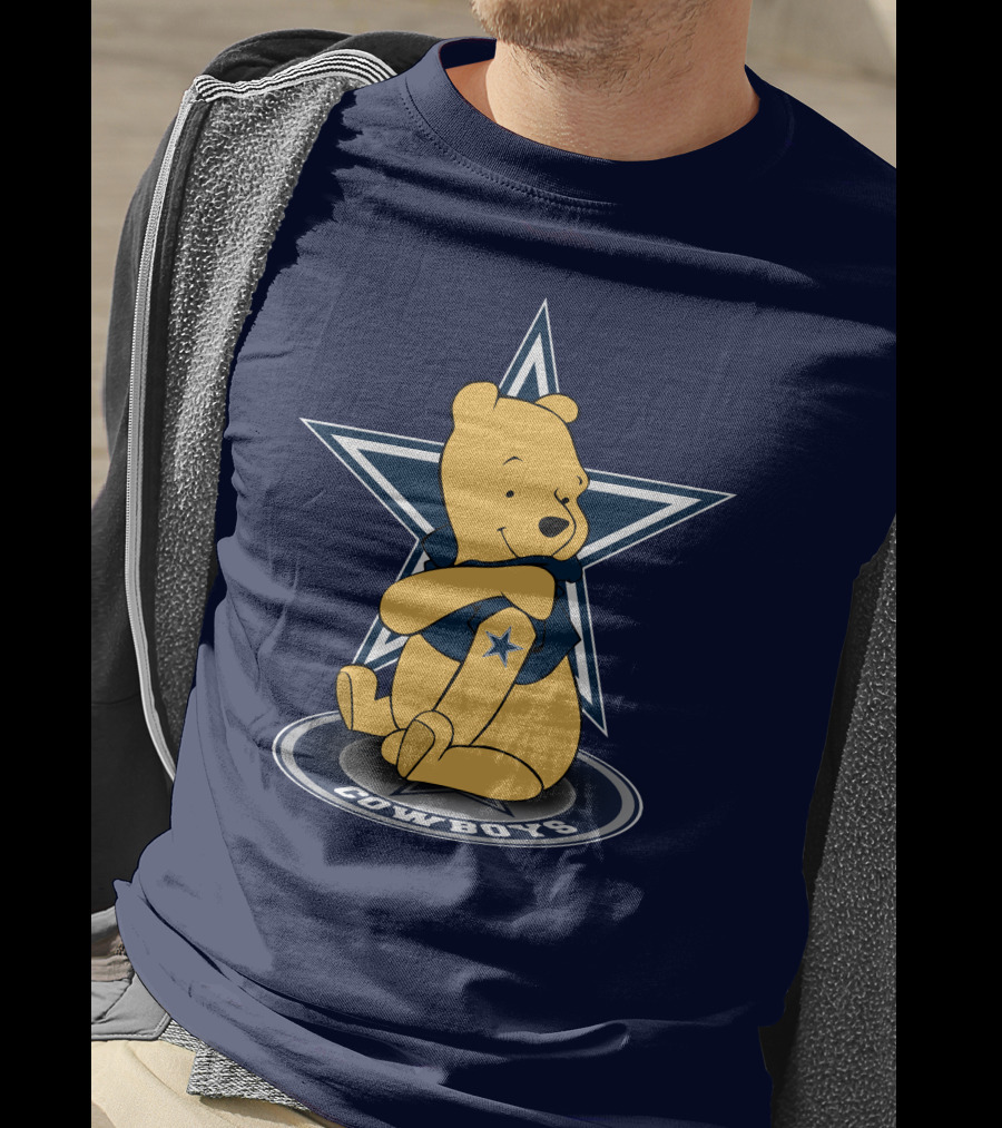 Dallas Cowboys Winnie The Pooh Star Logo Hugging Sitting T-Shirt
