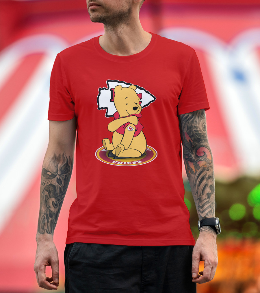 Kansas City Chiefs Winnie the Pooh Sitting on T-Shirt