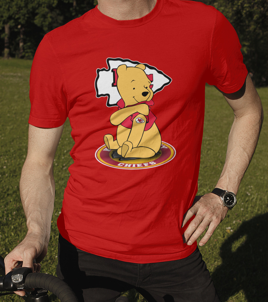 Kansas City Chiefs Winnie The Pooh Sitting On T-Shirt