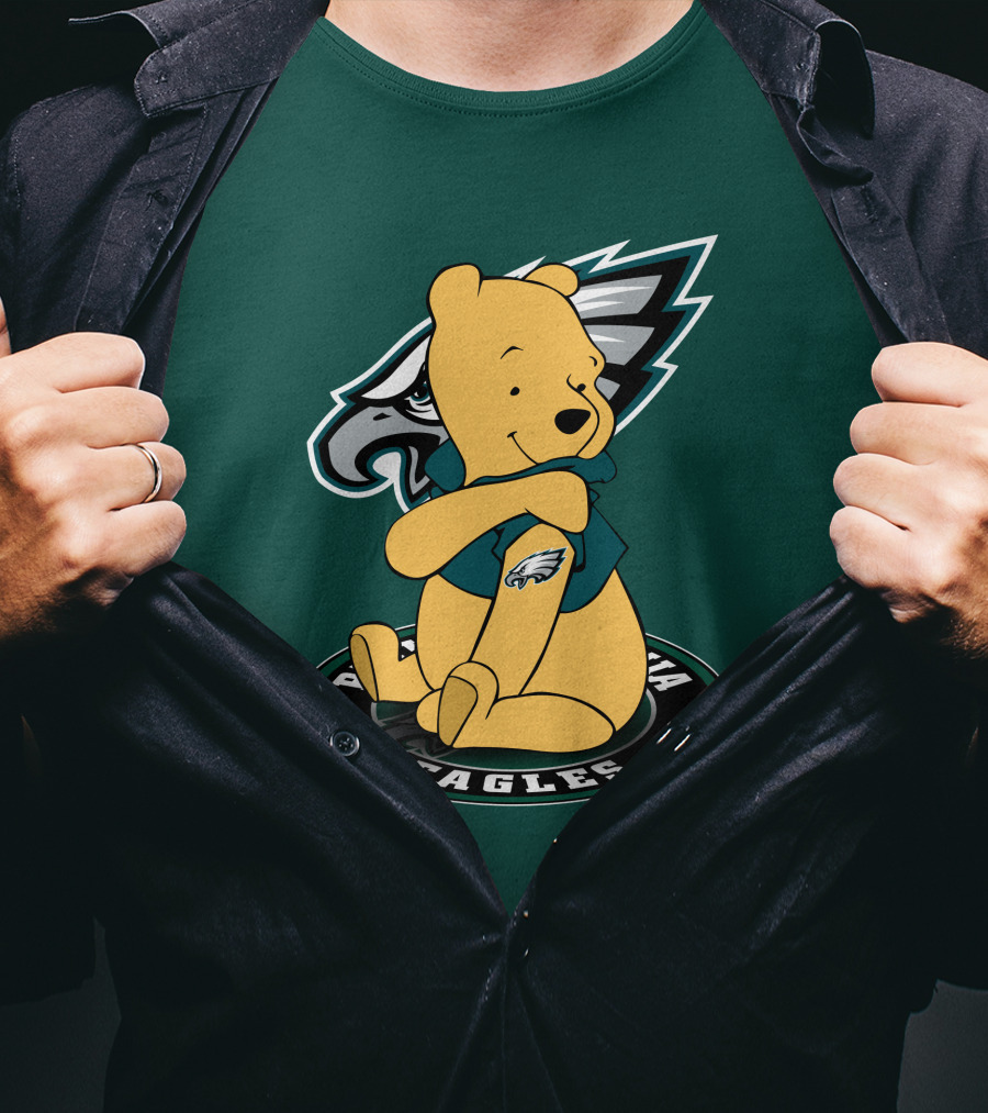 Philadelphia Eagles Winnie The Pooh Sitting In Front Of Team T-Shirt