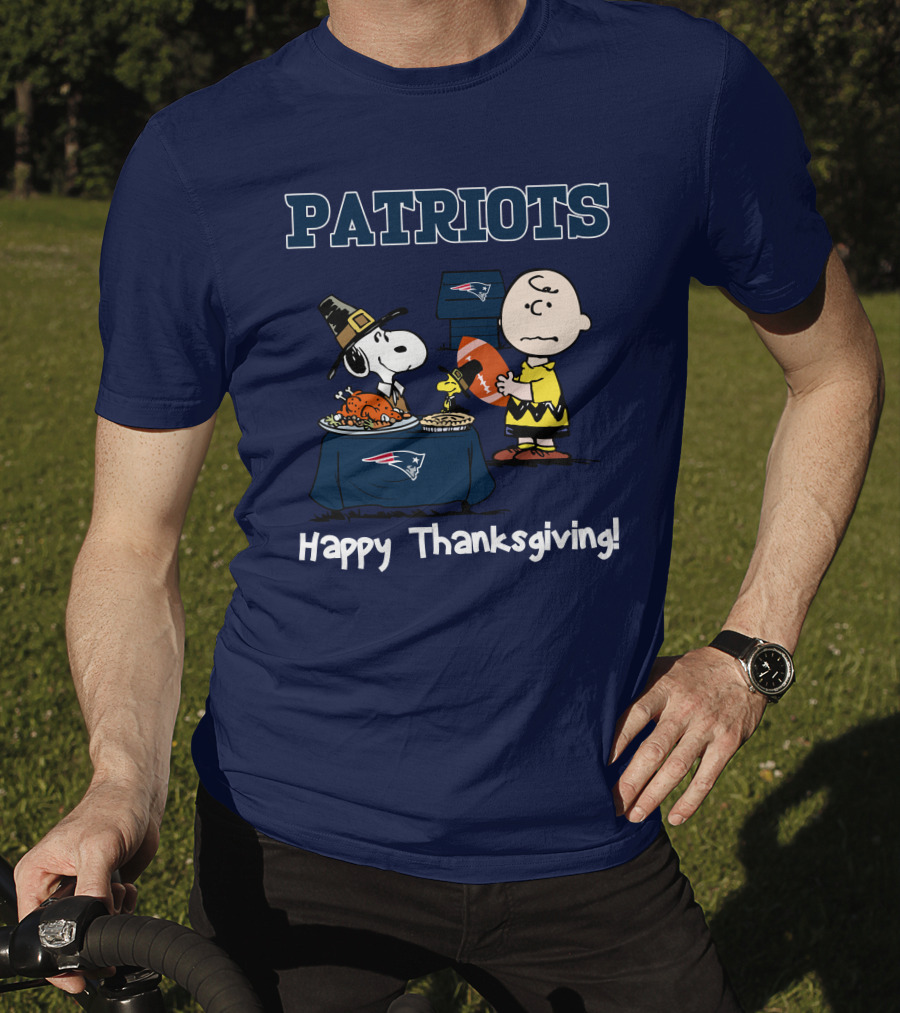 New England Patriots Snoopy Charlie Brown Happy Thanksgiving Football T-Shirt