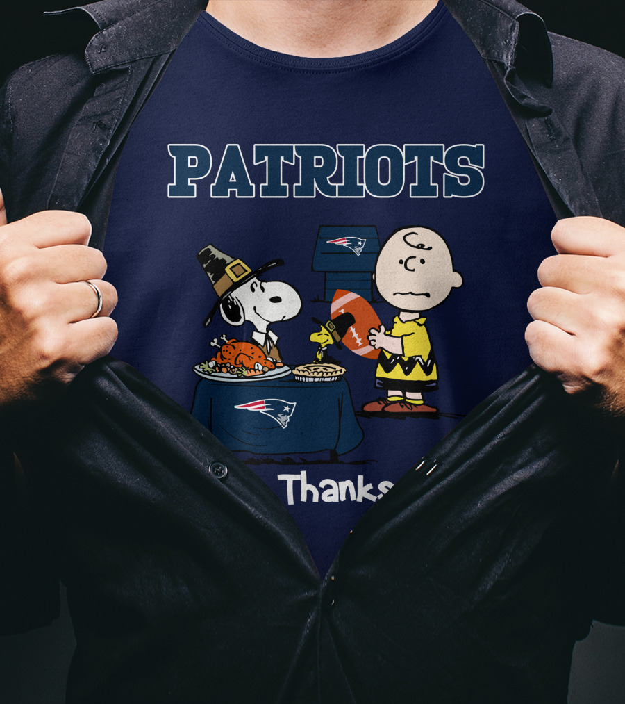 New England Patriots Snoopy Charlie Brown Happy Thanksgiving Football T-Shirt