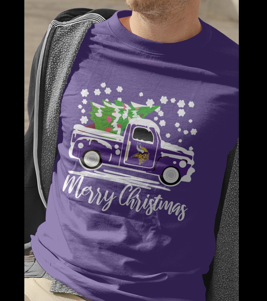 Merry Christmas Minnesota Vikings Vintage Car With Christmas Tree T-Shirt