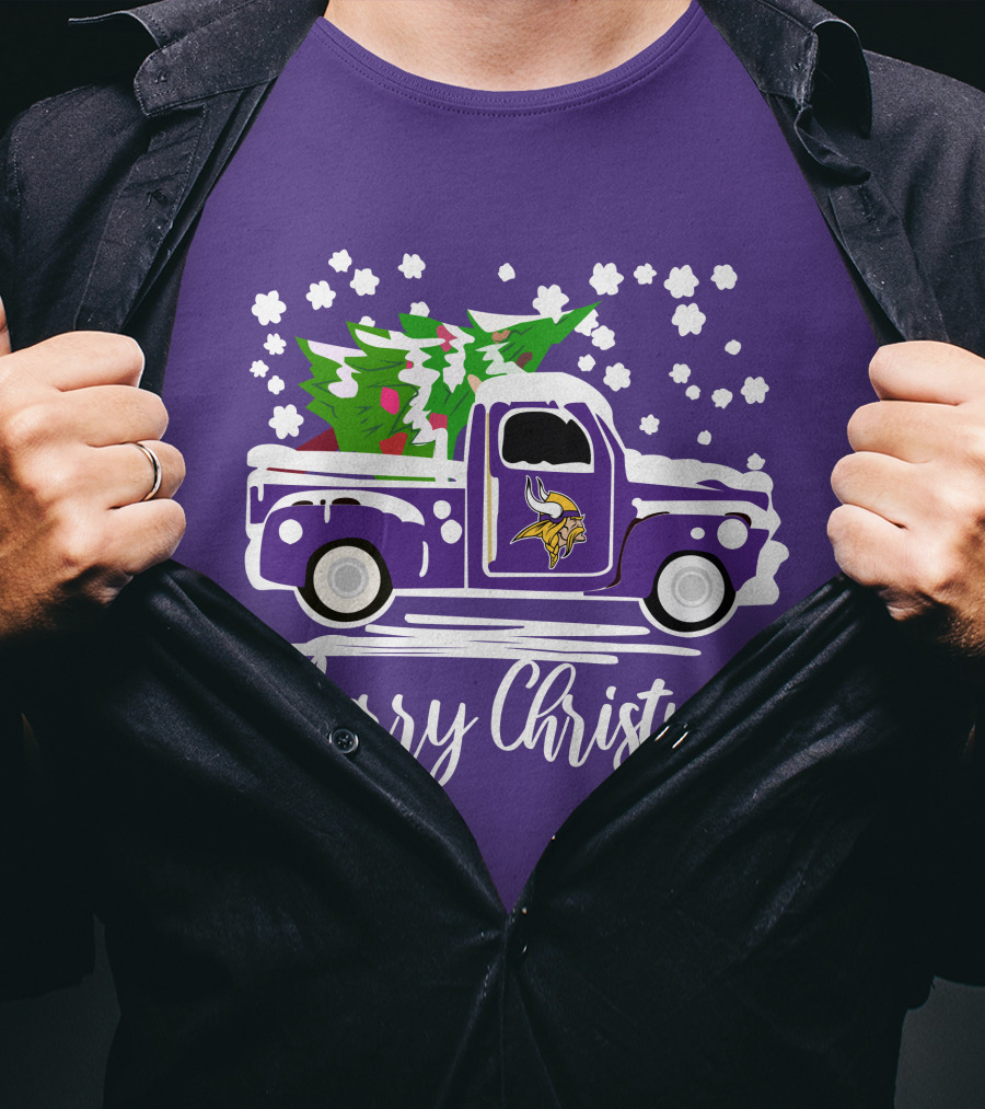 Merry Christmas Minnesota Vikings Vintage Car With Christmas Tree T-Shirt