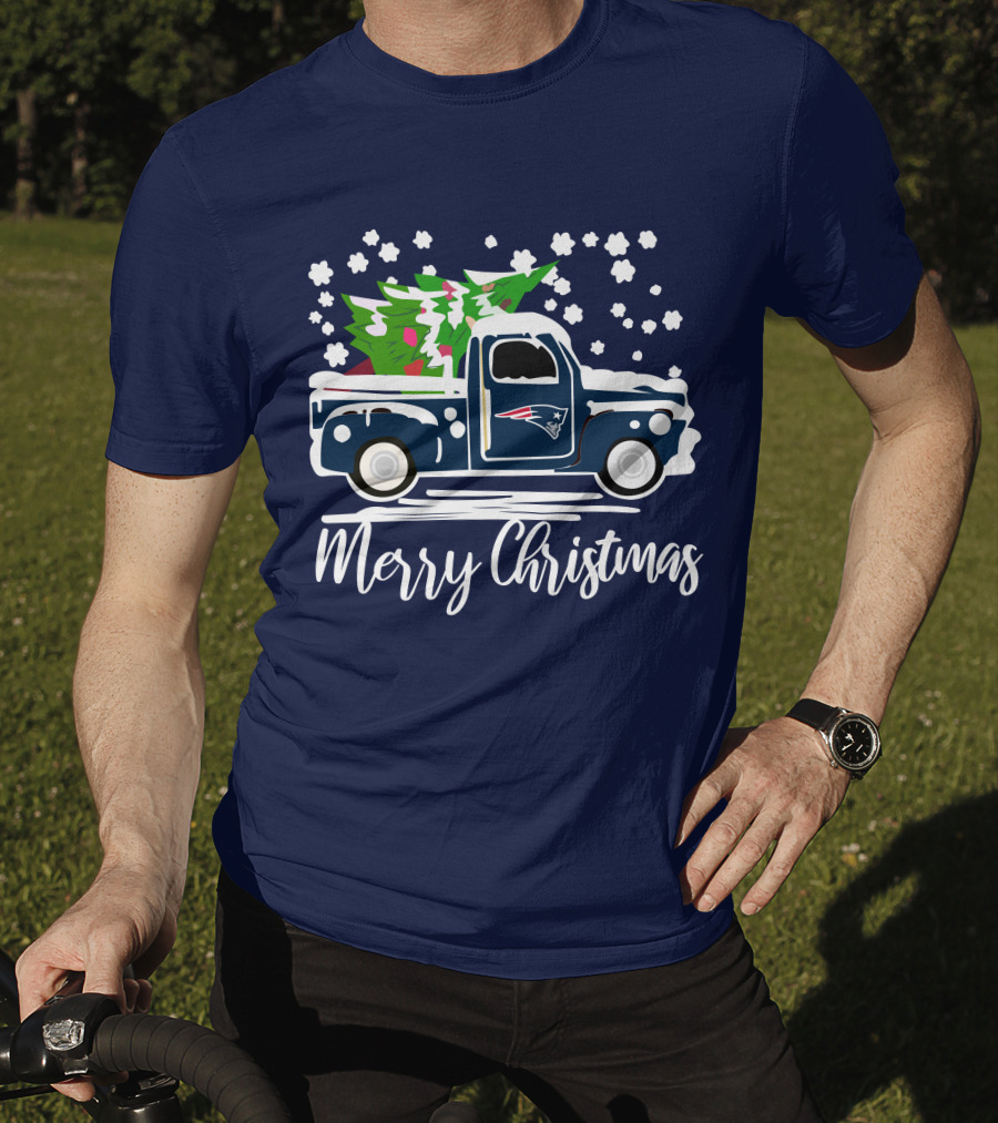 New England Patriots Vintage Truck Merry Christmas Snowflakes Tree T-Shirt