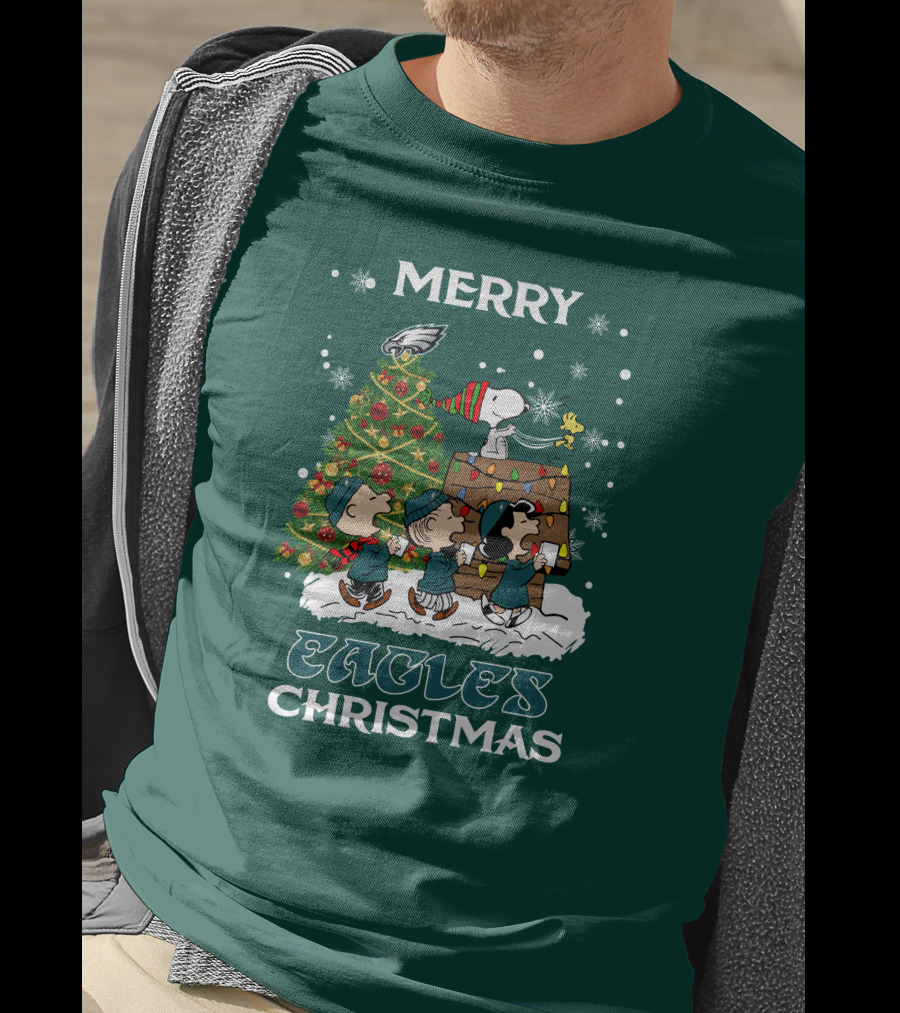 Merry Eagles Christmas Philadelphia Peanuts Christmas Tree Snoopy Woodstock T-Shirt