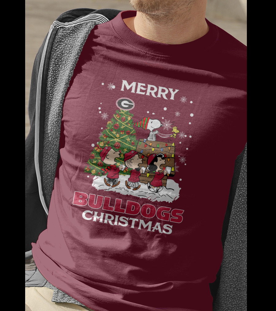 Merry Georgia Bulldogs Christmas Tree Peanuts Holiday Scene T-Shirt